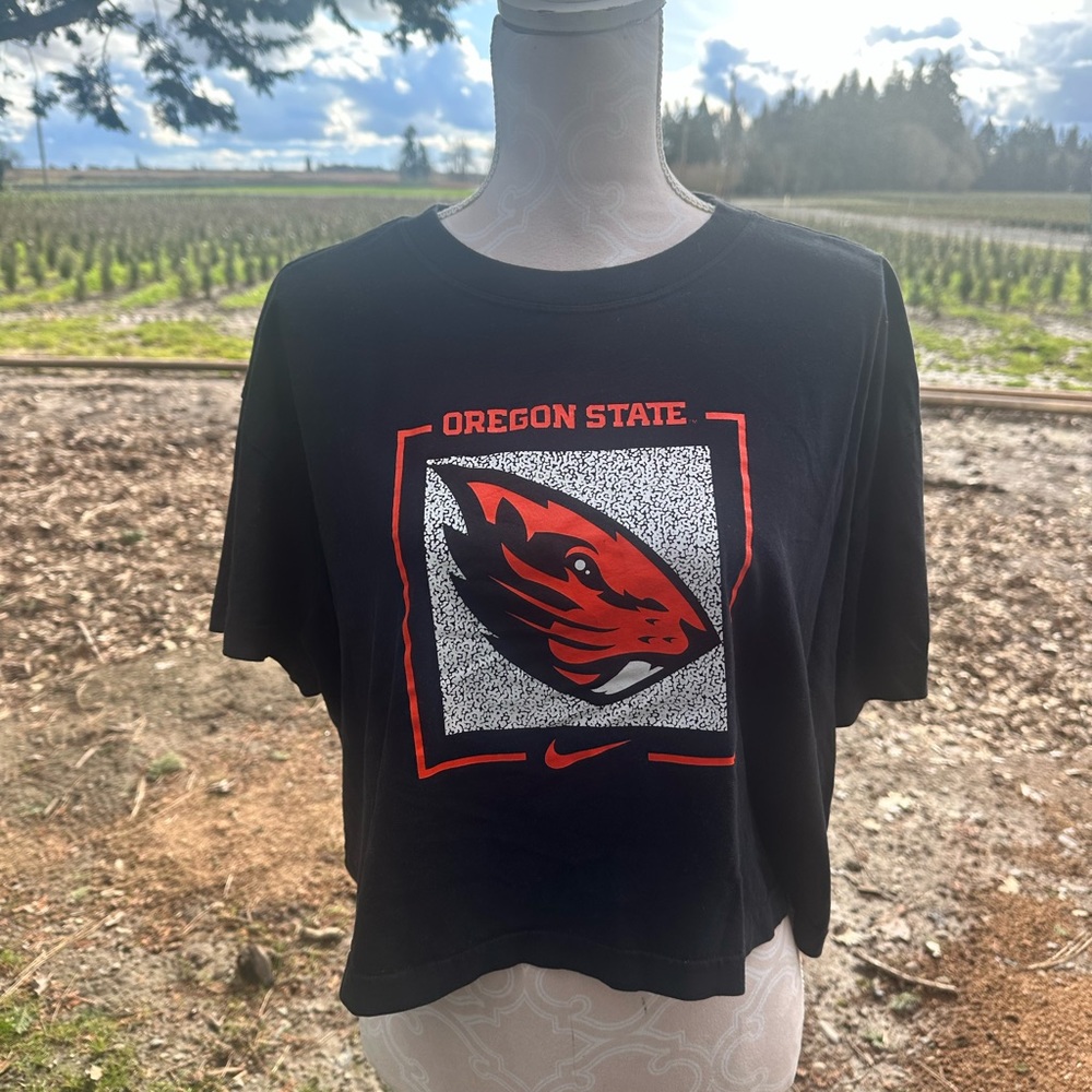 Cropped beaver shirt